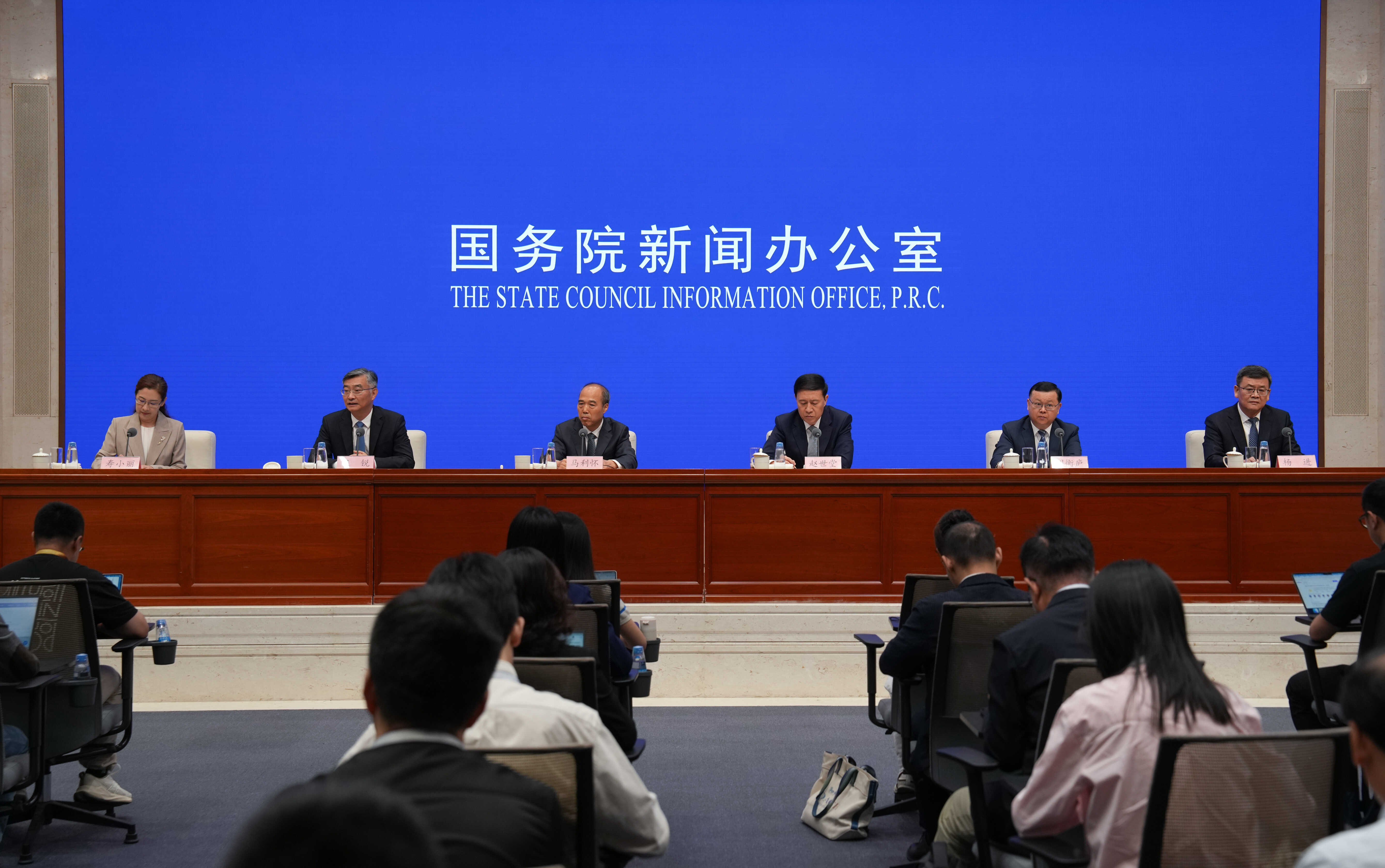 从万米深海到田间地头——从国新办新闻发布会看全国政协服务和助力“十五五”开局履职实践